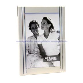 Matt ezüst fém képkeret króm díszítéssel 10x15 cm