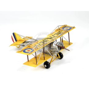 Fém repülő modell