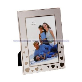   Matt ezüst fém képkeret szívecskés króm díszítéssel 10x15 cm