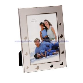   Matt ezüst fém képkeret szívecskés króm díszítéssel 13x18 cm