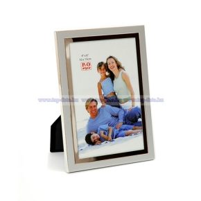 Matt ezüst fém képkeret króm díszítéssel 10x15 cm
