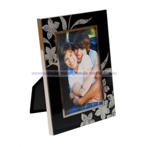 Fém festet, virág díszítésű képkeret 10x15 cm