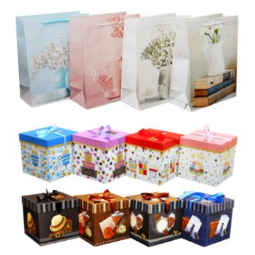 AJÁNDÉKTASAKOK ÉS AJÁNDÉKDOBOZOK